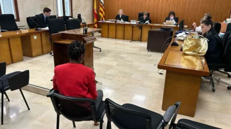 Cuatro años de prisión para una prostituta nigeriana por apuñalar a otras dos prostitutas con una navaja en El Arenal (Mallorca) - abril 2025