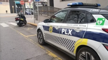 Robo de bolso con tirón a una anciana en Játiva (Valencia): La Policía busca a dos sospechosos de origen magrebí - abril 2025