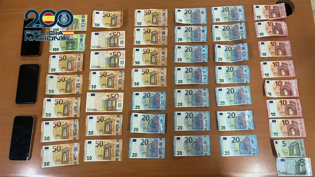 Detienen a un ladrón marroquí tras huir en monopatín por robar un móvil en Murcia y le encuentran 1.500 euros en efectivo