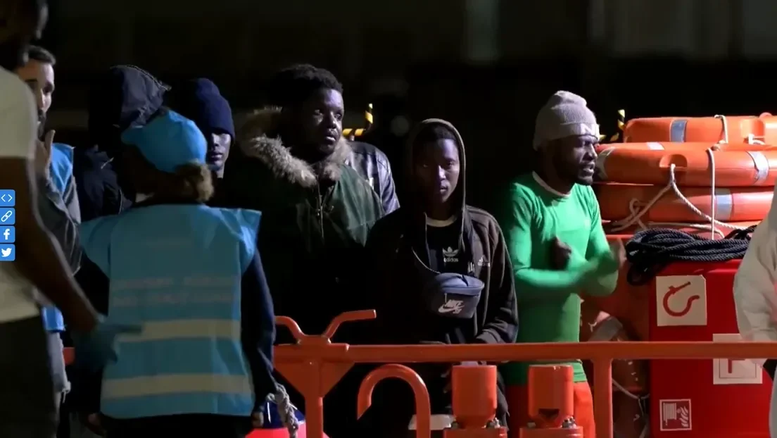 Llegan tres embarcaciones con 187 inmigrantes magrebíes y subsaharianos a Fuerteventura y El Hierro