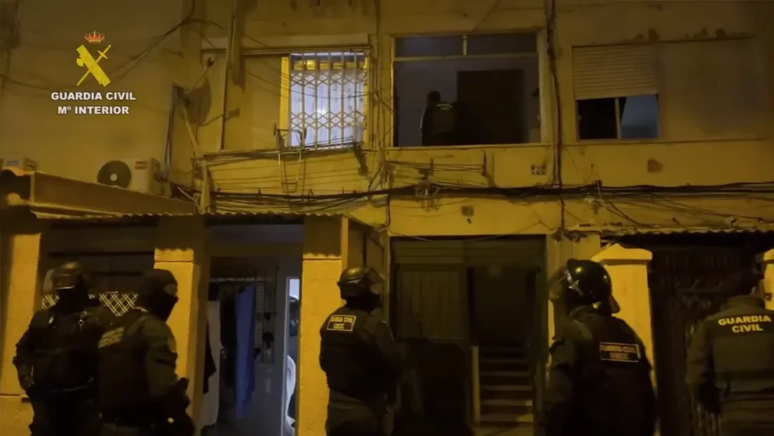 La Guardia Civil desmantela una red criminal dedicada a traer inmigrantes marroquíes a España desde Rumanía