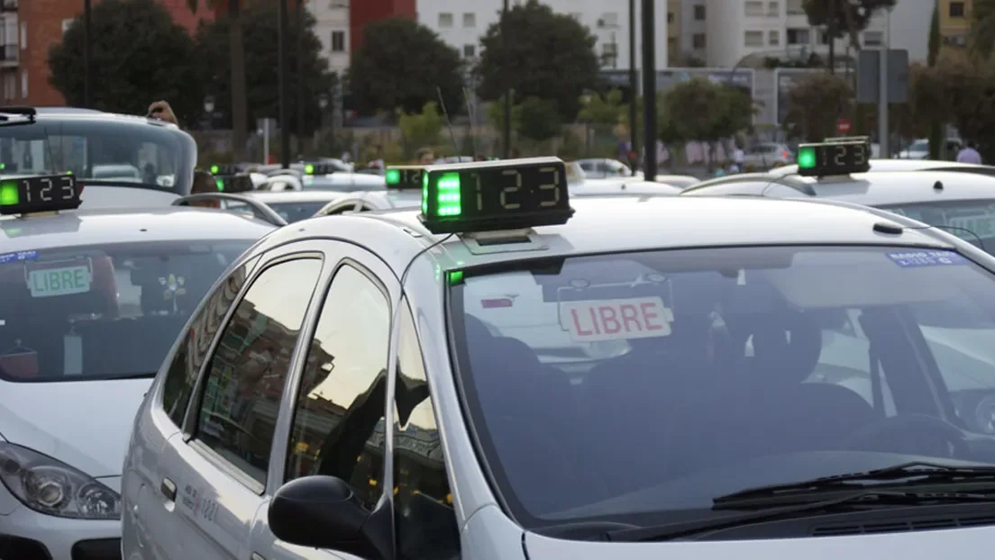 Detenido un taxista pakistaní por intentar asesinar a su cuñado con un gato hidráulico del coche en Valencia