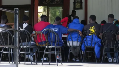Galicia cierra dos centros de acogida para inmigrantes por la finalización del programa de emergencia y para evitar «guetos» - abril 2025
