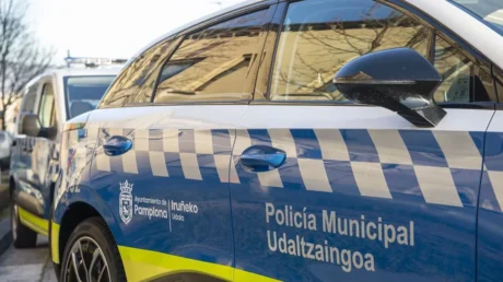 Dos magrebíes agreden y le roban las zapatillas y 10 euros a un joven en la Vuelta de Aranzadi de Pamplona - abril 2025