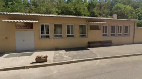 Un francés de origen bosnio apuñala hasta la muerte a un subsahariano en una mezquita de Francia y antes de hacerlo le dice: «Alá es mierda» - abril 2025
