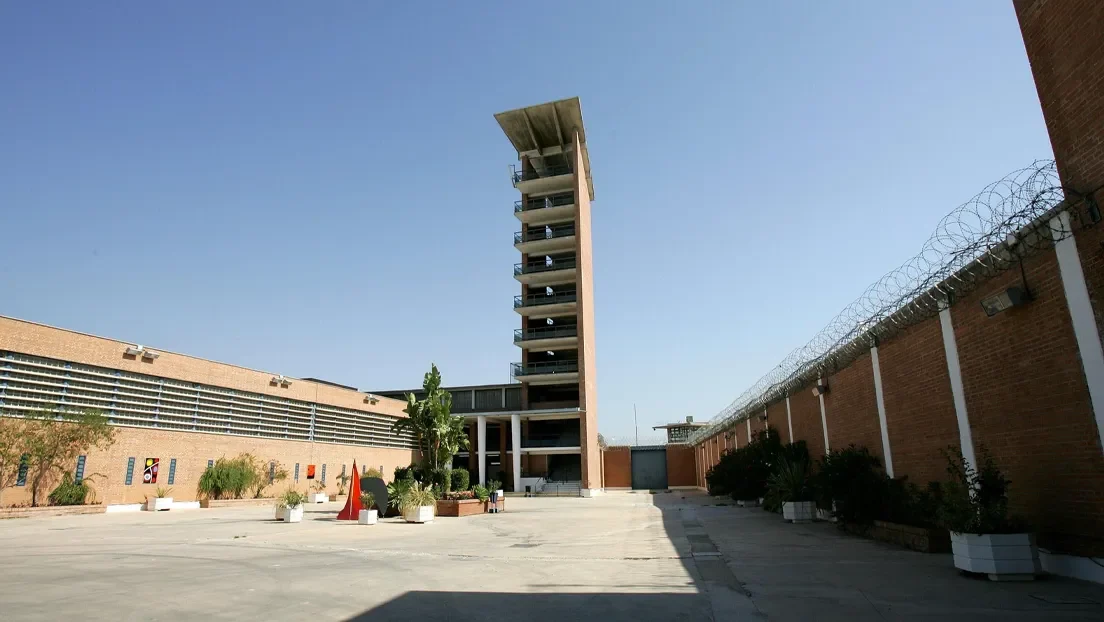 Llevan al juzgado de Fuengirola a un peligroso subsahariano por tres delitos de asesinato y después agrede a dos funcionarios en prisión