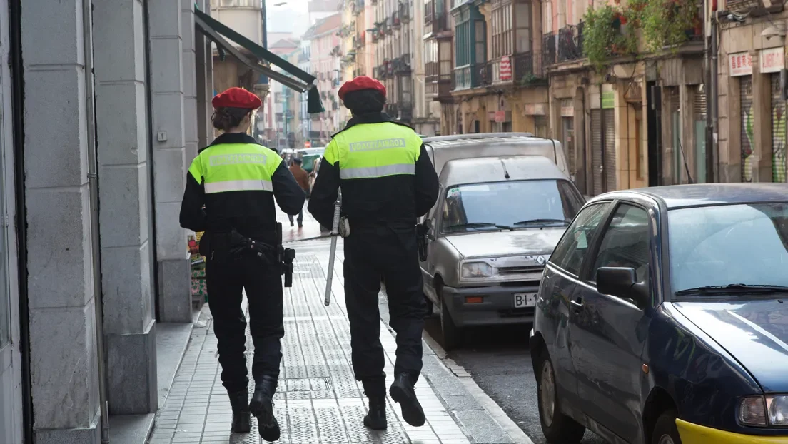 Un agente de policía sufre un traumatismo maxilofacial en Bilbao tras recibir un cabezazo de un multirreincidente subsahariano