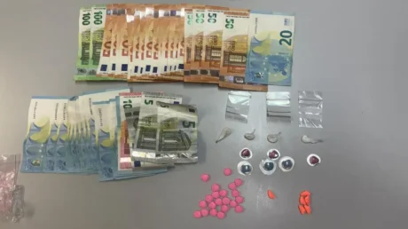 Detenido un mantero senegalés localizado vendiendo droga a un turista en El Arenal (Palma de Mallorca) - mayo 2025