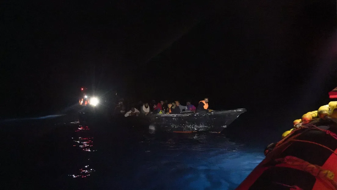 Un buque de salvamento recoge a 108 inmigrantes frente a Libia y los desembarcará en Ortona (Italia)