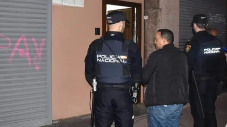 Una mafia de inmigrantes reanuda su lucrativo negocio de comprar objetos robados en Barcelona para enviarlos a Marruecos - mayo 2025