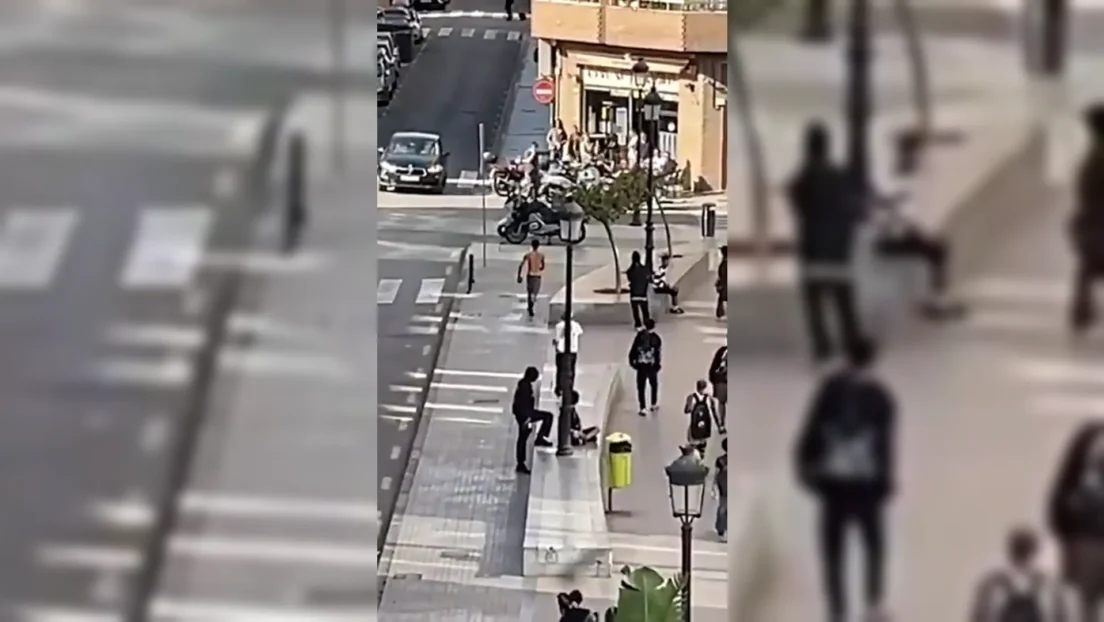 Un magrebí agrede con pedradas a los clientes de la terraza de un bar en el centro de Valencia que se negaron a darle un cigarro