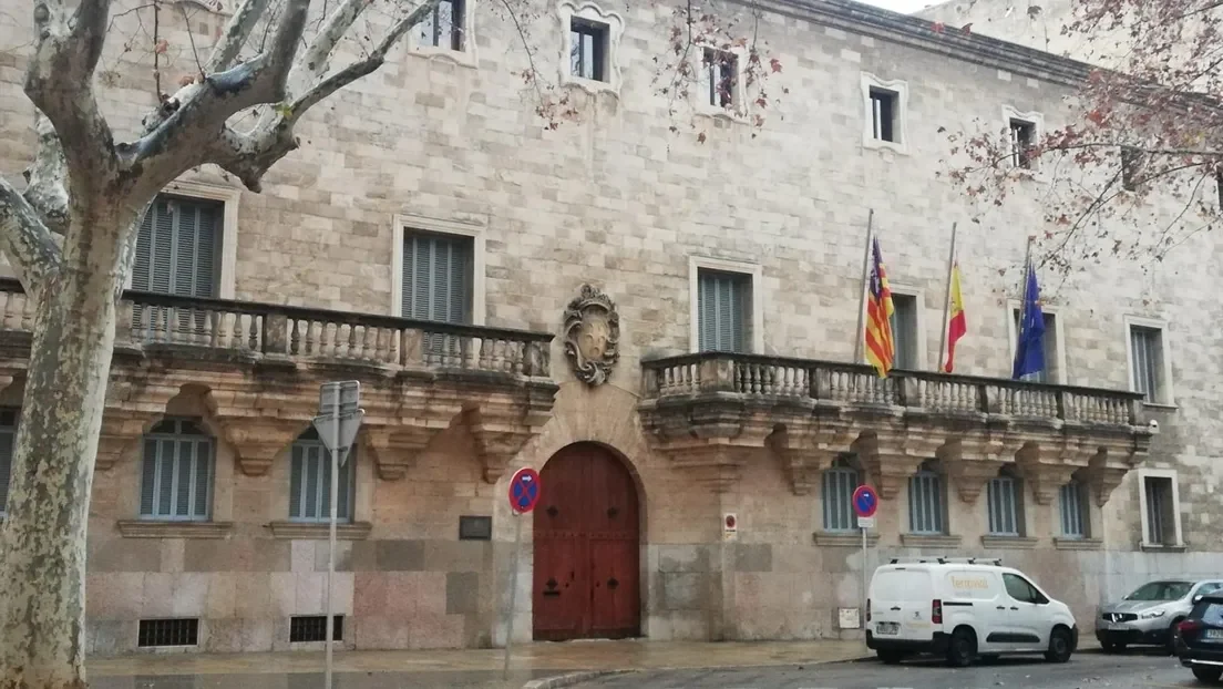 Rebajan de diez a dos años la condena a un nigeriano de 48 años por agredir sexualmente a su hija 11 en Mallorca