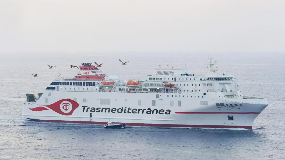 Salvamento Marítimo agradece por escrito a la tripulación de un ferry por rescatar a 21 inmigrantes en el mar de Alborán