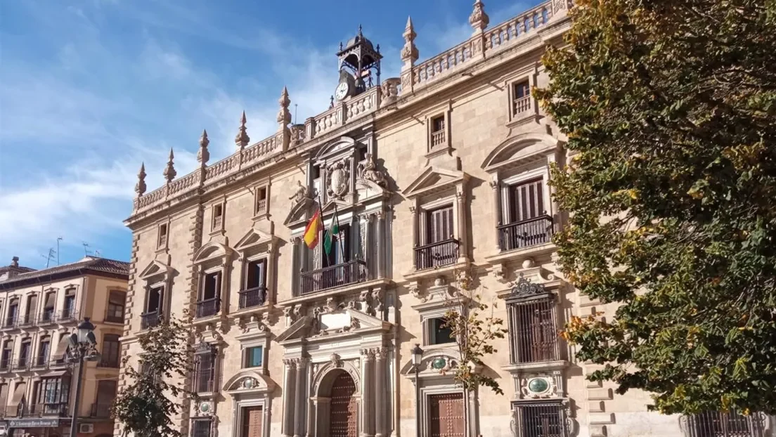 Rebajada la condena a un marroquí en Almería por tráfico de drogas en una patera hacia la isla de Alborán
