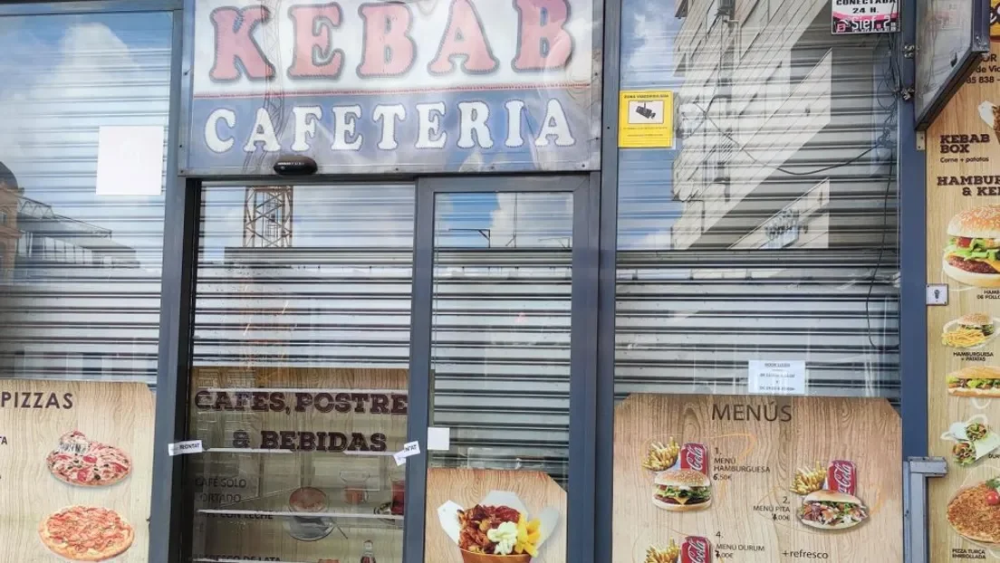 Clausuran un local de kebab en Lérida tras avistarse varios ratones entre el asador y la comida