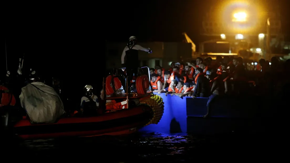 Localizan una patera a la deriva rumbo a Italia con dos niños de 3 y 4 años fallecidos por deshidratación