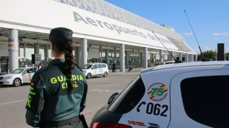 Investigado un árabe en Mallorca por el robo de una maleta con material médico respiratorio de un hombre mayor - mayo 2025