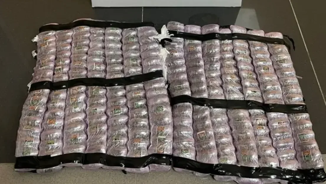 Detenido un marroquí en la Estación Marítima de Ceuta por trasportar en su cuerpo 238 bellotas de hachís