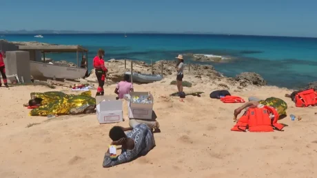 Una patera arriba a Formentera con 22 inmigrantes somalíes en precarias condiciones físicas - mayo 2025