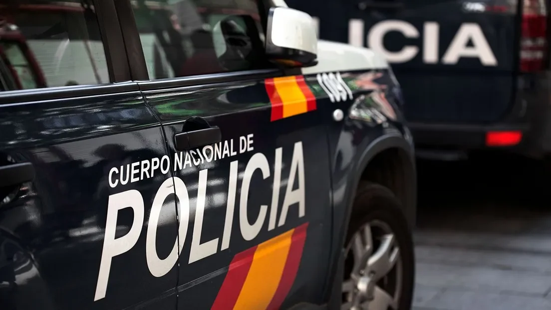 Dos marroquíes roban en un supermercado de Granada y le dan una paliza al dueño pakistaní y a su hijo menor
