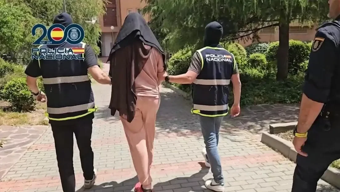 Detenidas en Madrid dos hermanas veinteañeras de origen marroquí por crear una «academia de la yihad» para mujeres