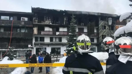 Cadena perpetua para un argelino por un incendio en el que murieron dos personas en la estación de esquí de Courchevel (Alpes franceses) - mayo 2025