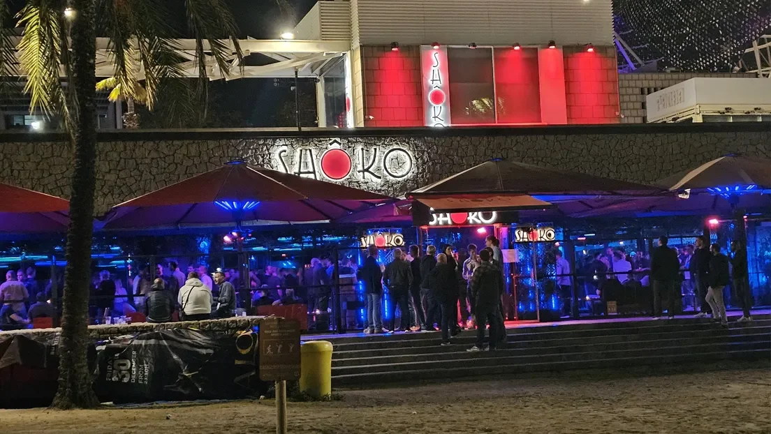 Dos extranjeros de nacionalidad no mencionada violan a una joven extranjera en una discoteca de Barcelona