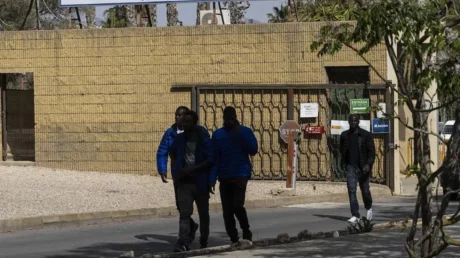 El Gobierno invierte casi medio millón en el centro de inmigrantes del Hospital Naval de Cartagena pese a su promesa de cerrarlo - junio 2025