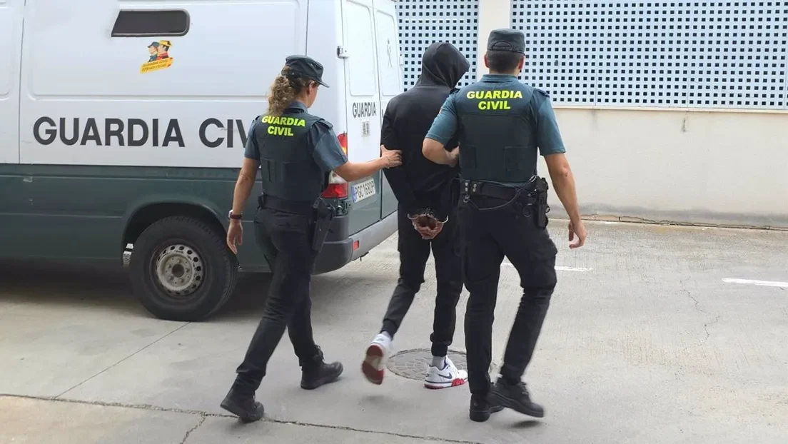 Detenidos dos magrebíes por robar aparatos electrónicos de 4.500 euros en una casa de Inca (Mallorca)