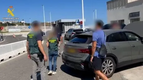 Seis meses de prisión a un marroquí por intentar trasladar de Ceuta a Marruecos un coche robado en Francia - junio 2025