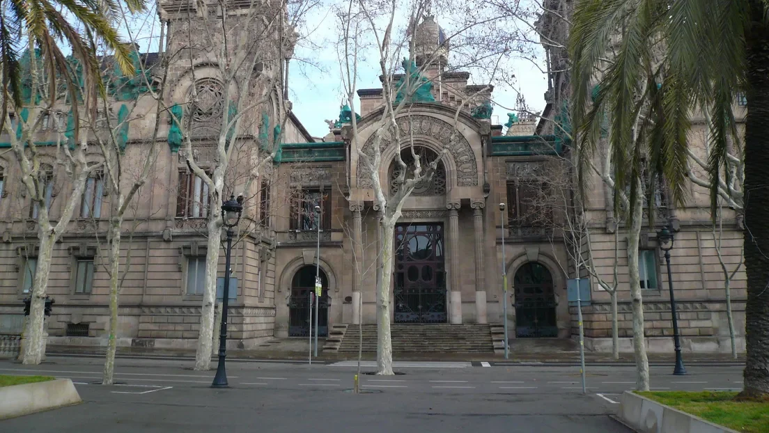 Condenarán esta semana a un inmigrante ilegal de 43 años por abusar y golpear a su hijastra de 12 en Barcelona