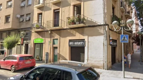 Los Mossos buscan en Tarragona a un magrebí que tiró a una mujer de 70 años por las escaleras tras robarle el bolso - junio 2025