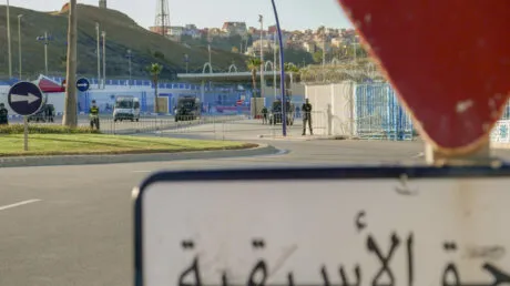 Motoristas ceutíes denuncian trato denigrante en la frontera de Marruecos al regresar a su ciudad - junio 2025