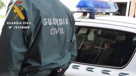 Detenidos tres argelinos por asaltar una casa en Valencia, amenazar a dos niñas y golpear a sus padres tras engrilletarlos - junio 2025