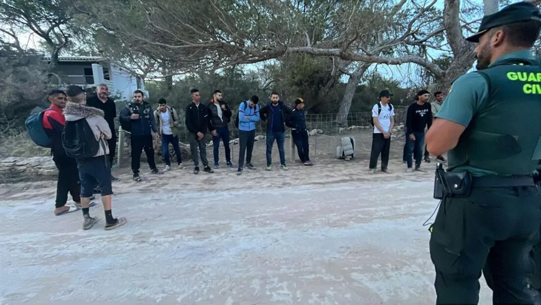 Una patera con 16 inmigrantes argelinos arribó a Formentera en plena noche del viernes
