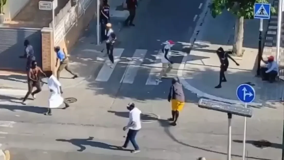 Veinte inmigrantes senegaleses detenidos y tres policías heridos en una operación contra el Top Manta en Salou (Tarragona)