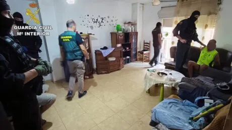 Detenidos dos individuos de nacionalidad marroquí e italiana por tráfico de drogas en Águilas (Murcia) - junio 2025