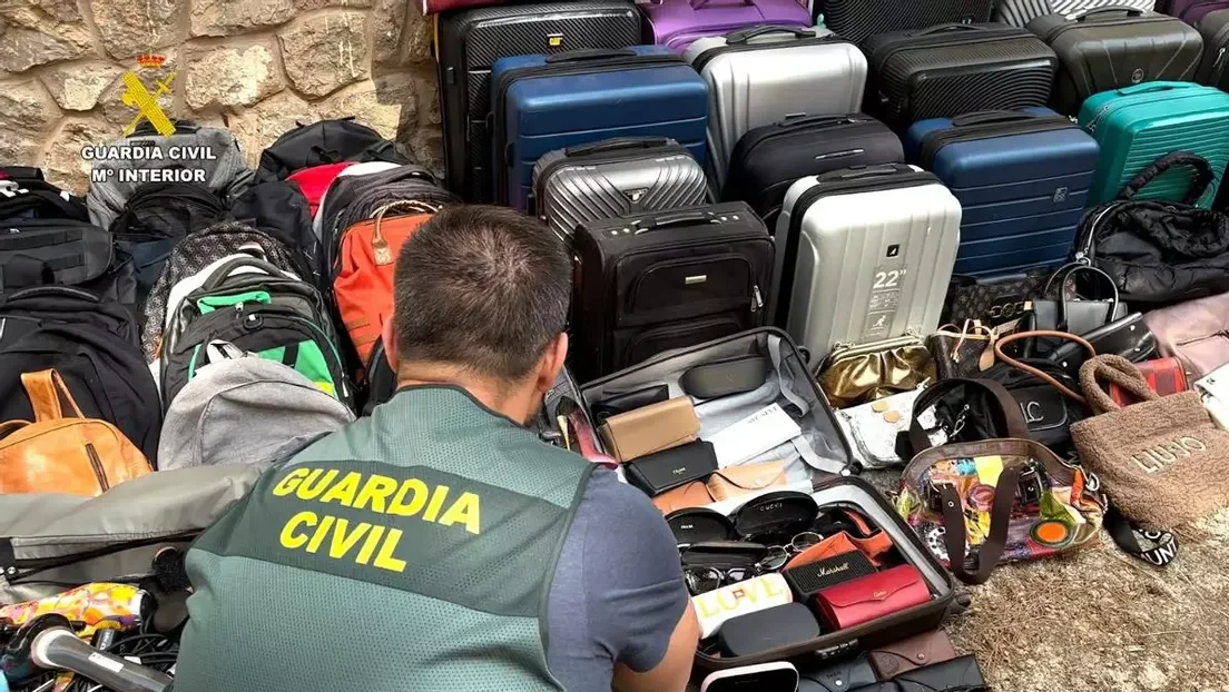 Detenidos seis argelinos de una banda criminal organizada tras cometer 54 robos a turistas en distintas áreas de servicio de autopistas de España