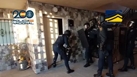 Desmantelada en Algeciras y Ceuta una red criminal que traía inmigrantes y drogas desde Marruecos - junio 2025