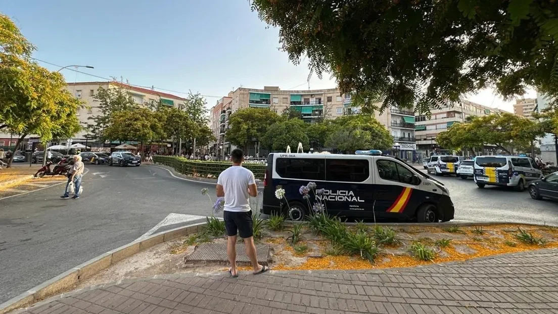 Detenido un menor magrebí en Alicante por apuñalar a otro tras un intento de robo que derivó en un enfrentamiento entre 20 magrebíes