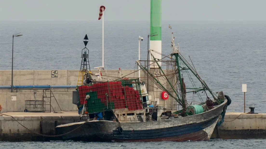Deniegan asilo a 7 de los 14 marroquíes que llegaron a Lanzarote en un barco pesquero robado en aguas de África