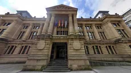 Condenan a cuatro años de prisión a un mexicano por agresión sexual a una niña de 8 años en San Sebastián - junio 2025