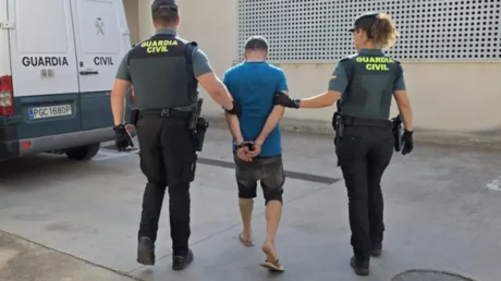 Detenido un magrebí de 55 años por amenazar de muerte con un cuchillo a una mujer y a su hijo menor en La Puebla (Mallorca) - junio 2025