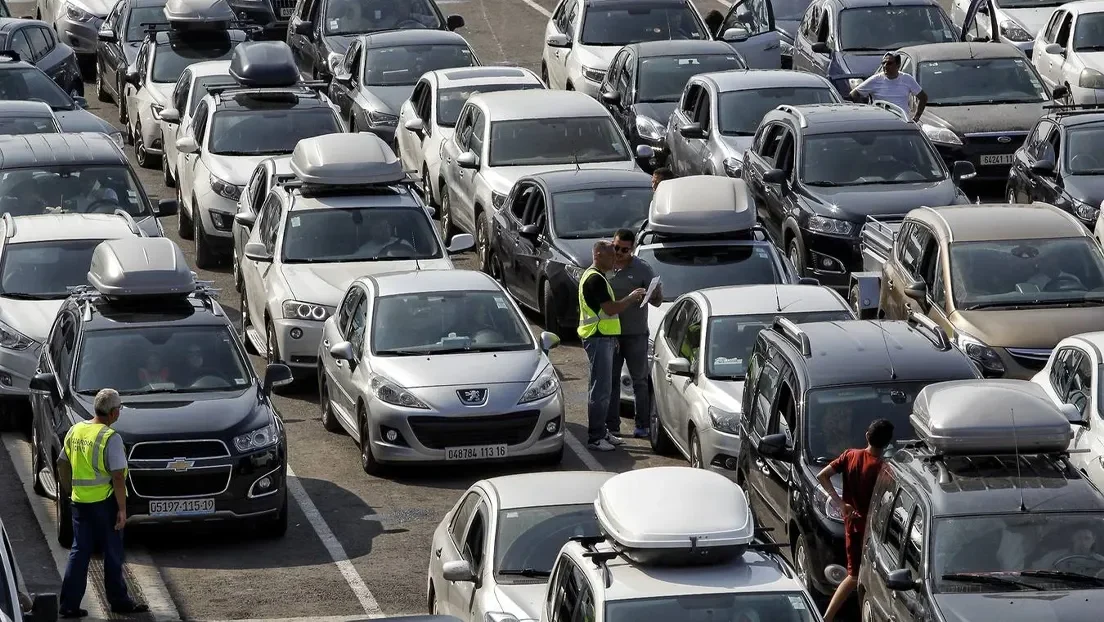 El Gobierno de Sánchez permitirá a los marroquíes obtener el carnet de conducir español sin acudir a la DGT