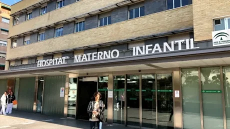 Un inmigrante ilegal marroquí atropella a un niño de 2 años con una moto de motocross en Granada y lo deja gravemente herido - junio 2025