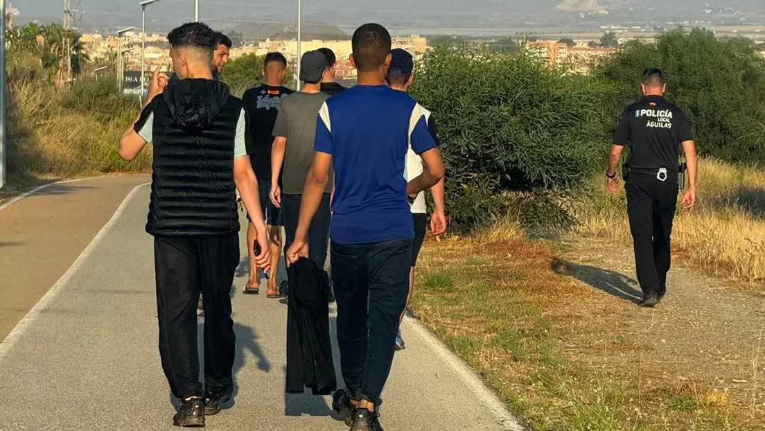 Una patera con 31 inmigrantes llegó este sábado al municipio de Águilas (Murcia)