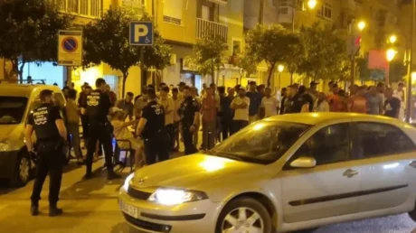 Una riña entre dos magrebíes con botellas de cristal deja a uno gravemente herido en Lorca (Murcia) - junio 2025