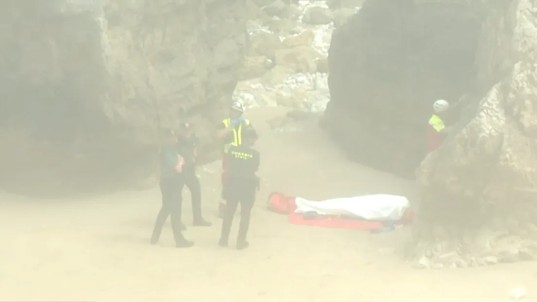 Hallan el cadáver de un senegalés que se bañó el día de su cumpleaños en una zona de difícil acceso en San Vicente de la Barquera (Cantabria)