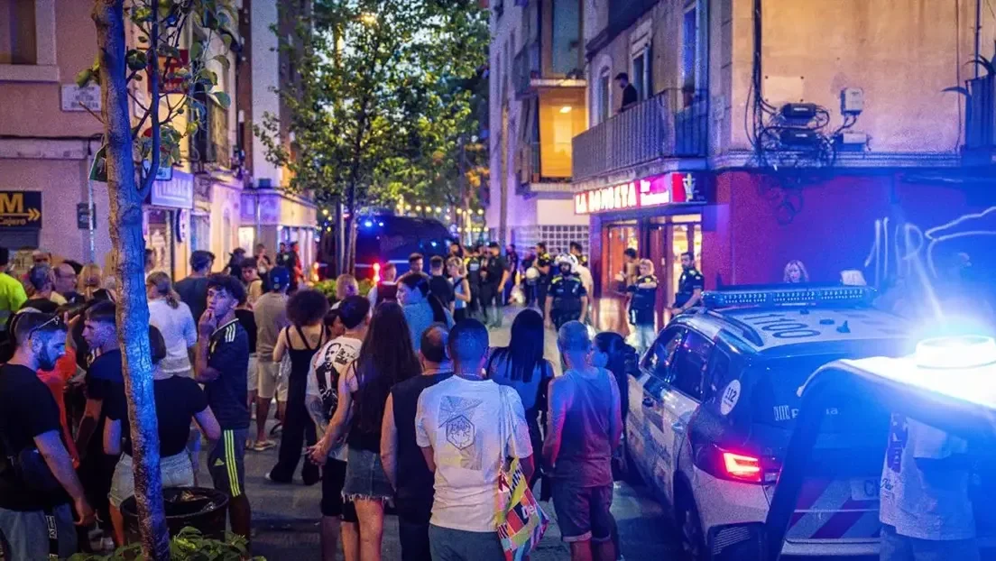 Vecinos de La Barceloneta se enfrentan a ladrones magrebíes en una batalla campal que dejó ocho detenidos
