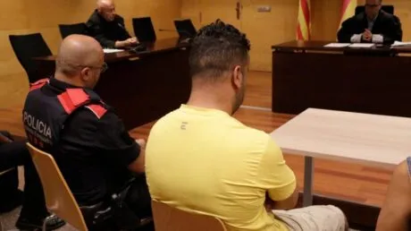 Tres años de prisión y expulsión de España por 10 años a un marroquí por intentar violar a su compañera de piso en Figueres (Gerona) - julio 2025